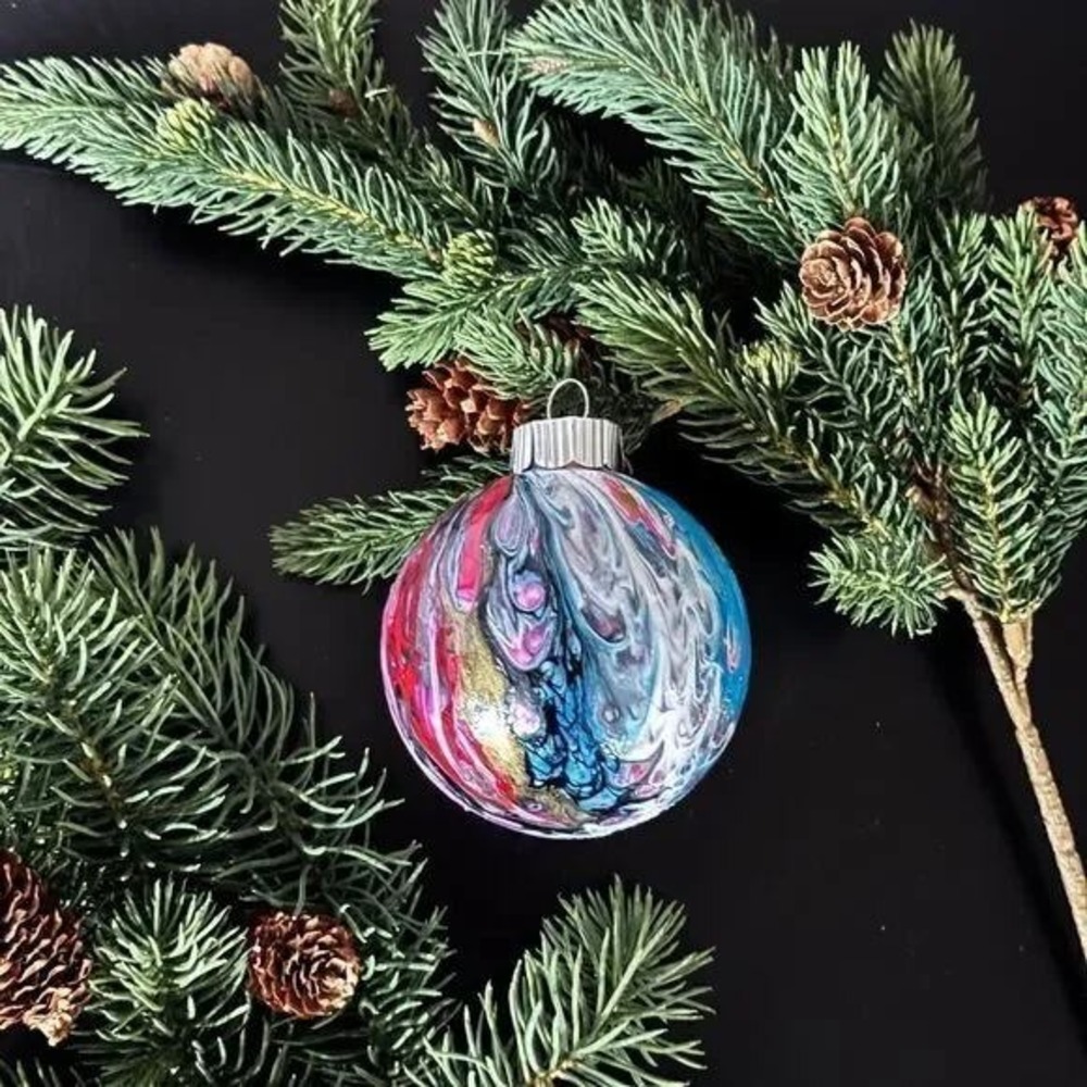 Christmas ornaments - Picture 3 of 4